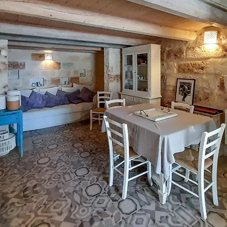 2 Bedroom Lovely In